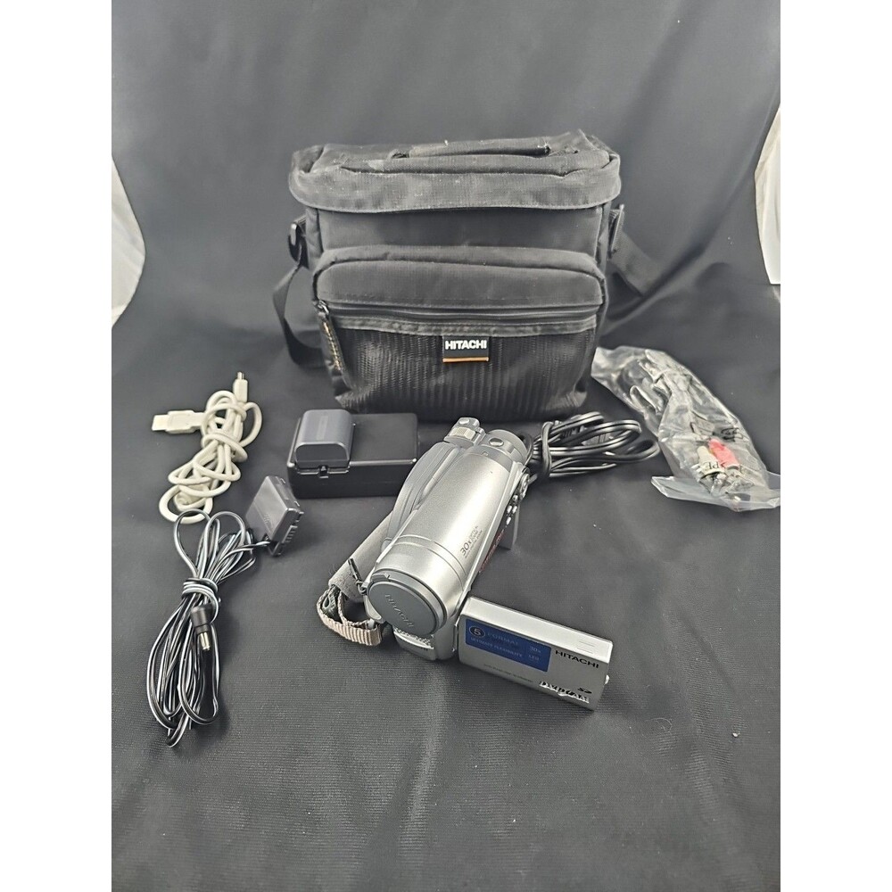 Hitachi dz-gx5080a DVD Camcorder, With Accessories Tested Working Needs Battery